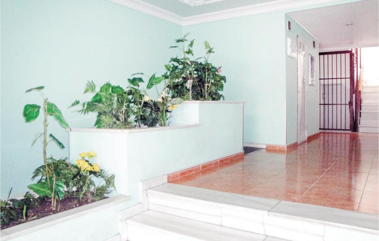 2 Bedroom Cozy Apartment In Torrevieja Exteriör bild