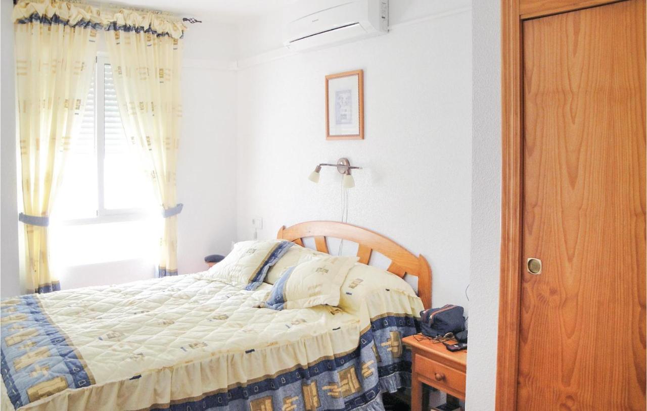 2 Bedroom Cozy Apartment In Torrevieja Exteriör bild